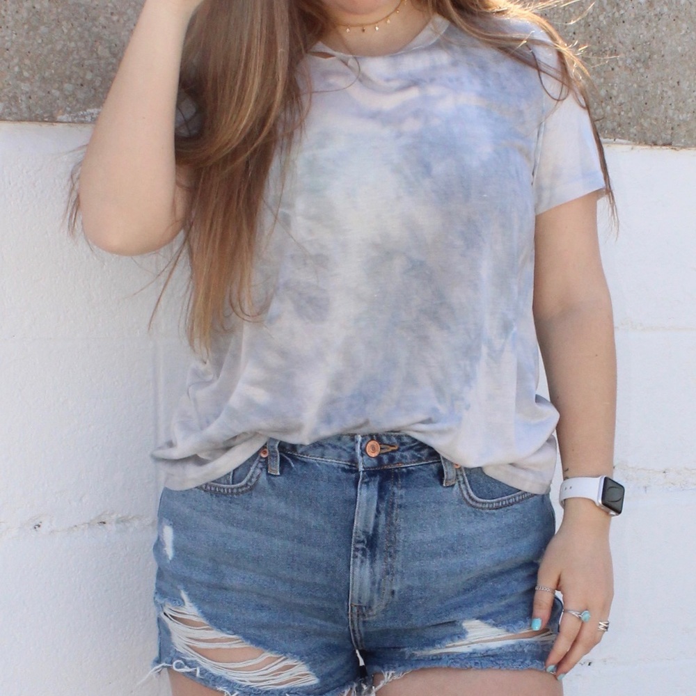 TieDye T-shirt w/ Distressed Neck